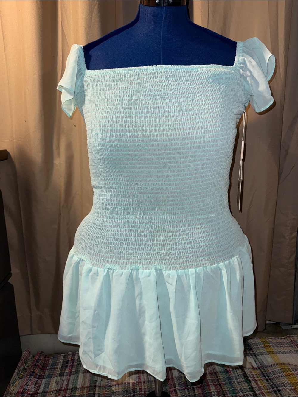 Smocked Off-Shoulder Women’s Top in light mint